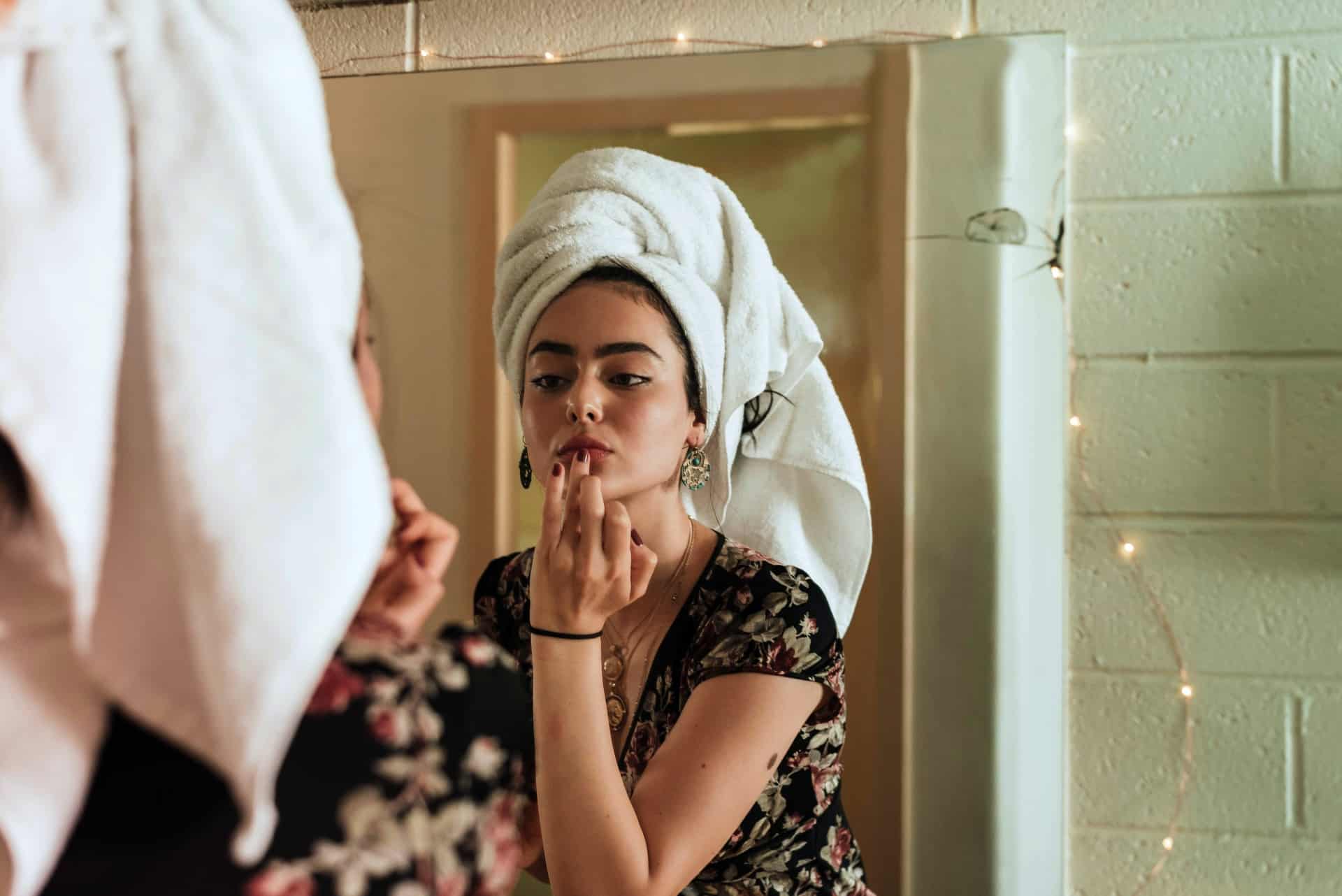Woman putting on make-up