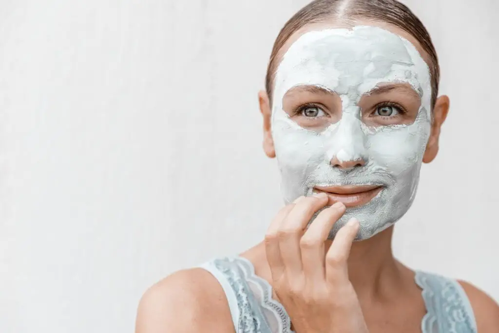 Moringa Benefits For Skin Whitening + DIY Face Mask - Morning Gardens